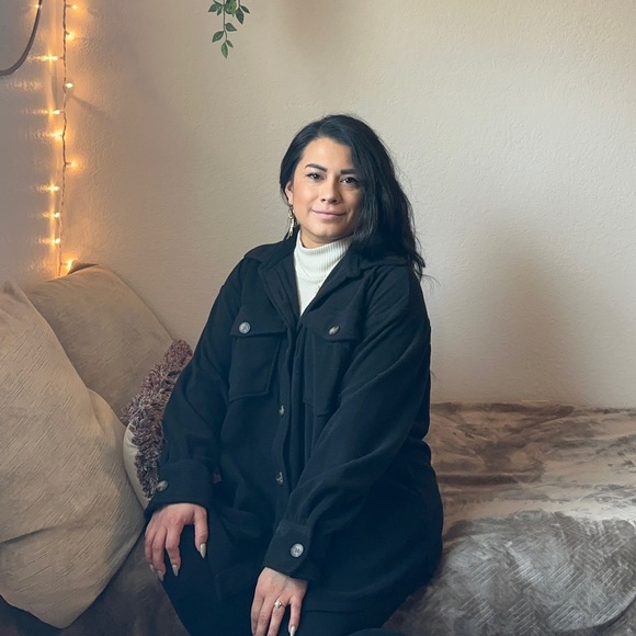 Meet your Posher, Tiffany - Picture 2 of 4